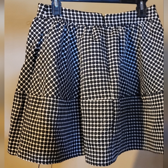 Express Black and White Polka Dot Mini Skirt With POCKETS! ❤️ - Picture 6 of 7